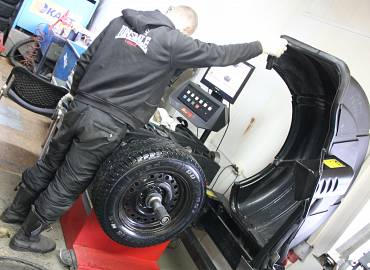 Шиномонтаж, балансировка колес, хранение шин